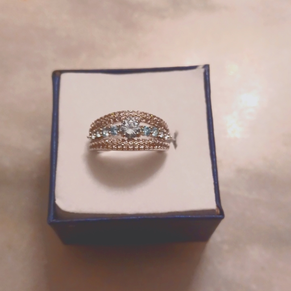Fashion ring